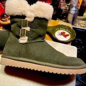 uggs green suede/shearling new! Size 8